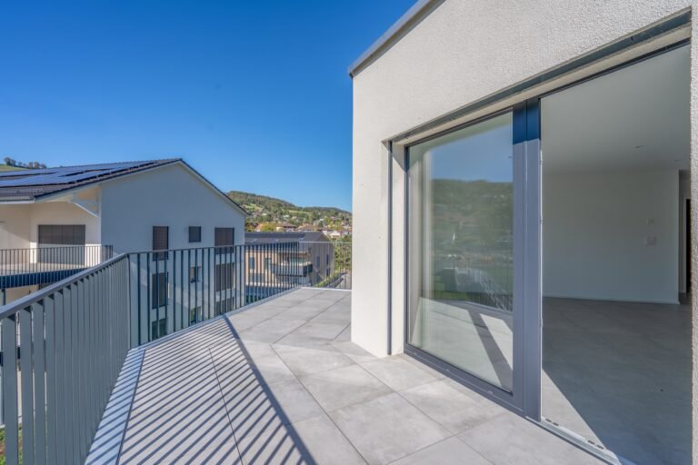 Accès au séjour depuis la terrasse, 2,5 pièces