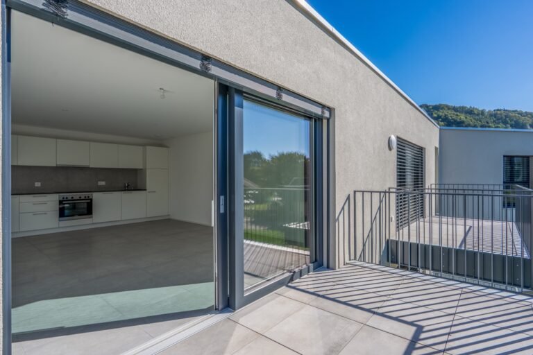 Séjour ouvert sur la terrasse, 2,5 pièces
