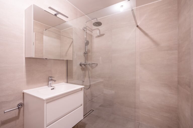 Salle de douche, 2,5 pièces