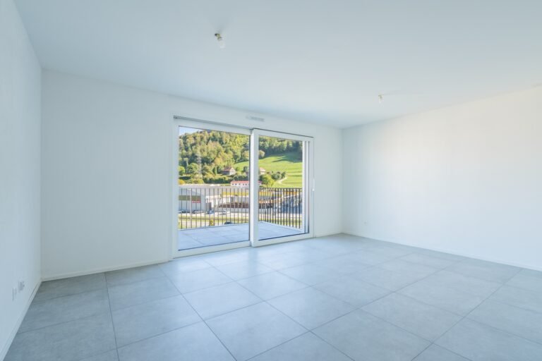 Studio lumineux avec accès extérieur